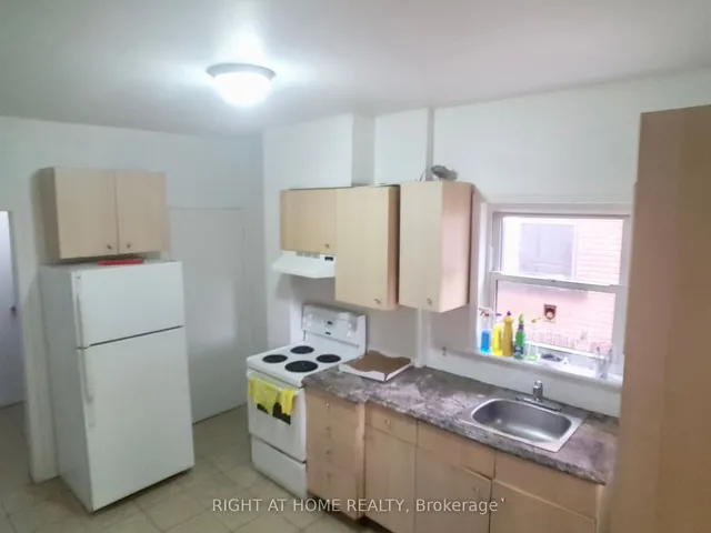 Additional image 29 of 24 Spadina Ave