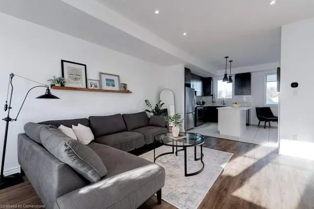 Additional image 17 of 219 Dundas St Unit 44