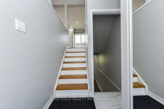 Additional image 38 of 19 Hoskins Sq