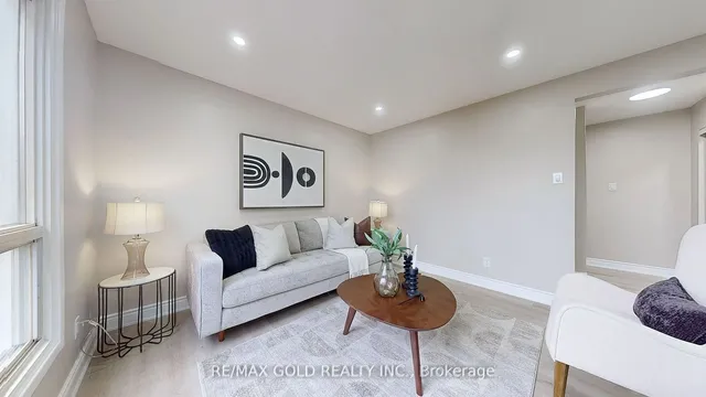 Additional image 9 of 23 Hallcrown Crt