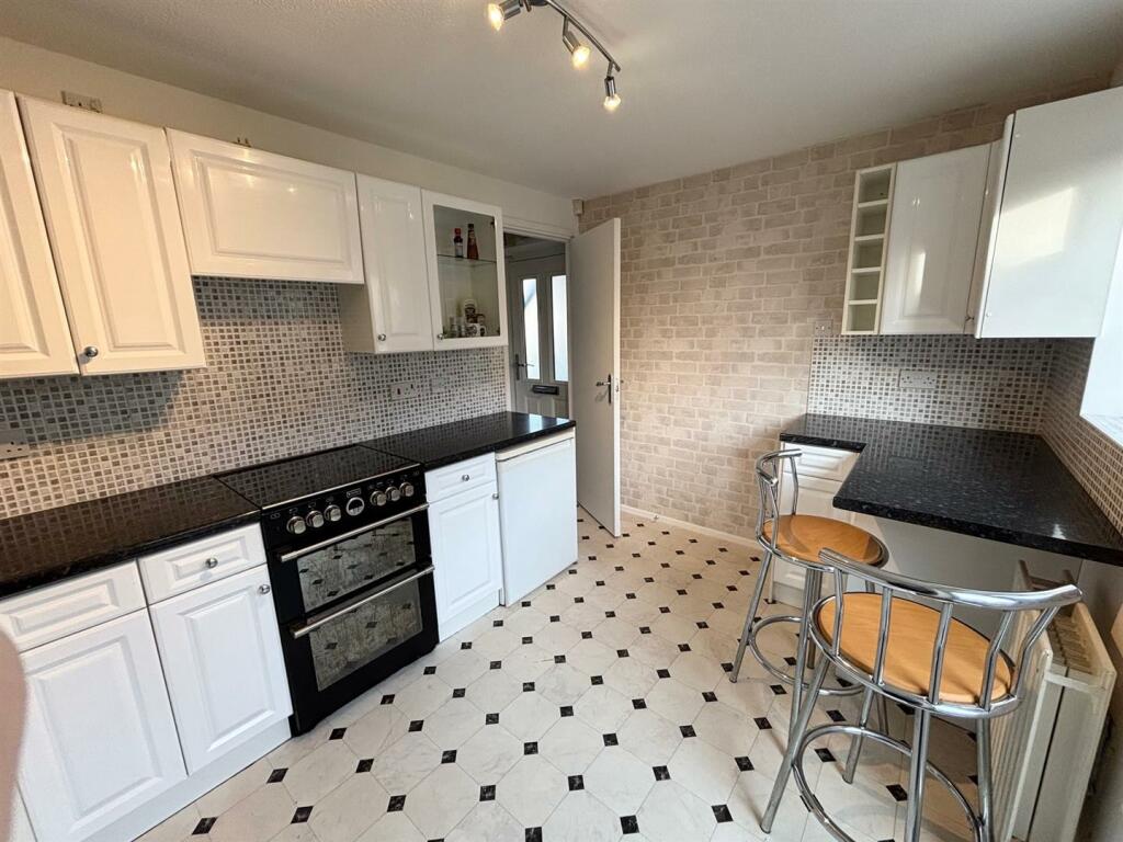 Additional image 2 of Deanbrook Close, Shirley