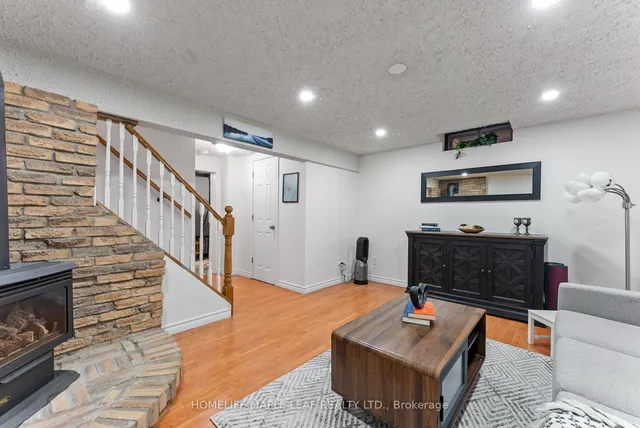 Additional image 28 of 73 Timberlane Cres