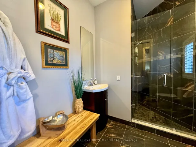 Additional image 28 of 319 Henderson Rd