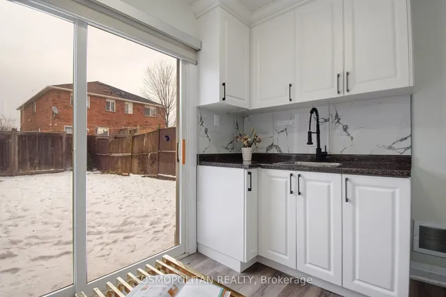 Additional image 25 of 125 Dunlop Crt