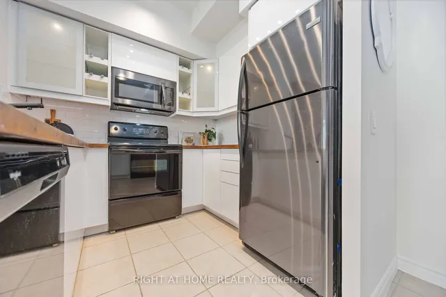 Additional image 11 of 5 Marine Parade Dr Unit 910