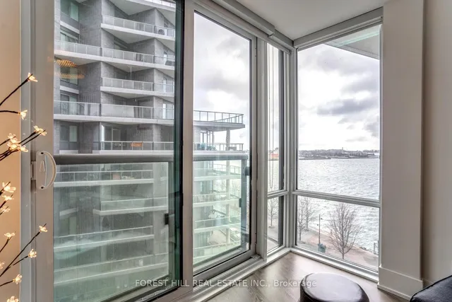 Additional image 17 of 55 Merchants' Wharf Unit 619