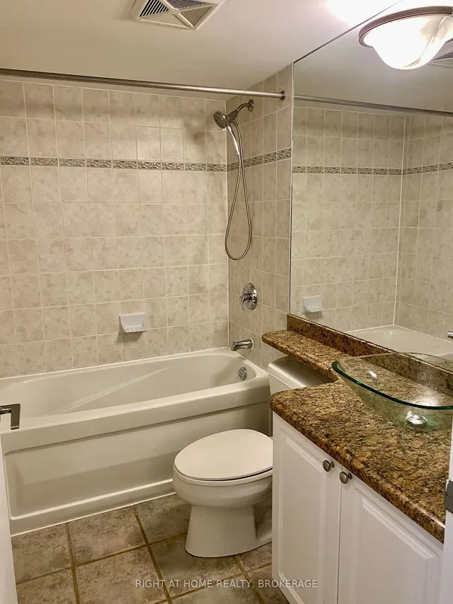 Additional image 19 of 231 Fort York Blvd Unit 1202