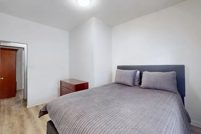 Additional image 12 of 560 Perth Ave