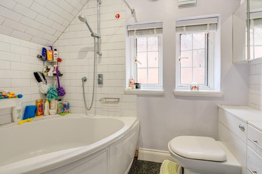 Additional image 12 of Barnfield Road, Harpenden, Hertfordshire, AL5