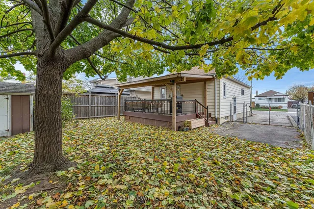 Additional image 30 of 39 Delena Ave