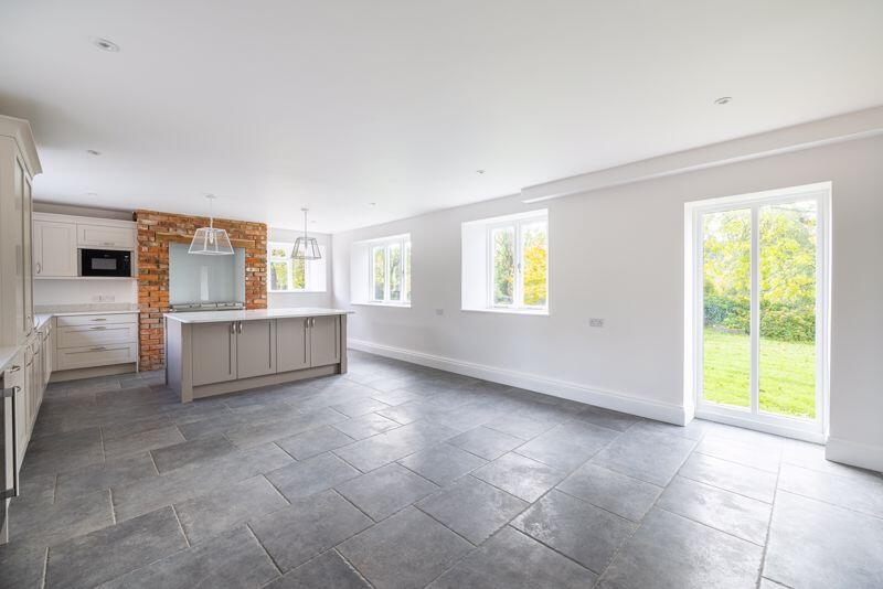 Additional image 6 of Newly renovated four bed family property
