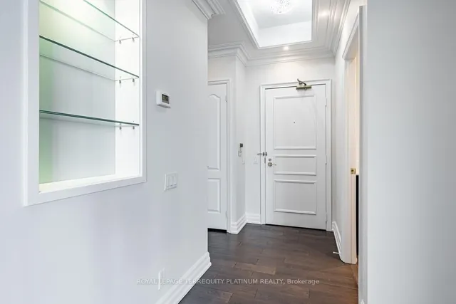 Additional image 2 of 38 Avenue Rd Unit 902