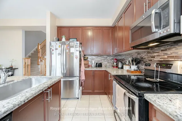 Additional image 22 of 2220 Queensway Dr Unit 2