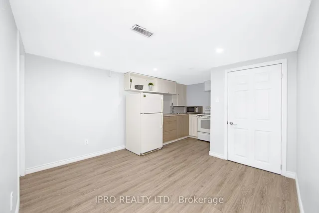 Additional image 15 of 104 Topcliff Ave