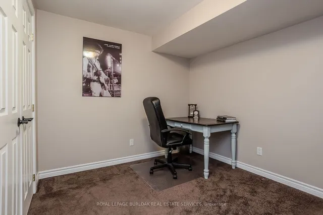 Additional image 38 of 4098 Montrose Cres