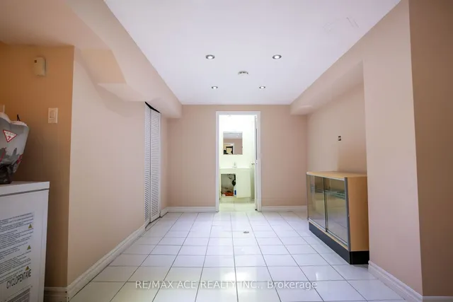 Additional image 26 of 47 John Stoner Dr