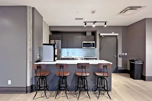 Additional image 31 of 608 Richmond St Unit 520