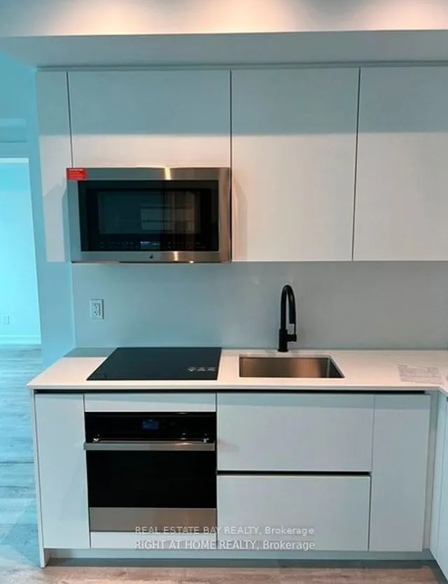 Additional image 6 of 327 King St Unit 4104