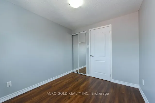 Additional image 20 of 19 Hoskins Sq