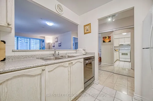 Additional image 8 of 39 Pemberton Ave Unit 601