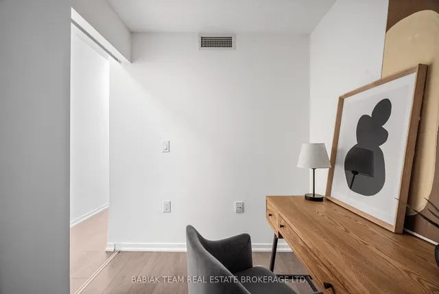 Additional image 19 of 36 Lisgar St Unit 607W