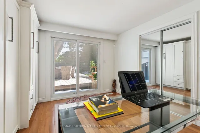 Additional image 39 of 21 Toynbee Tr