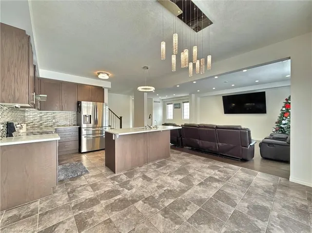 Additional image 7 of 82 Castlebay St