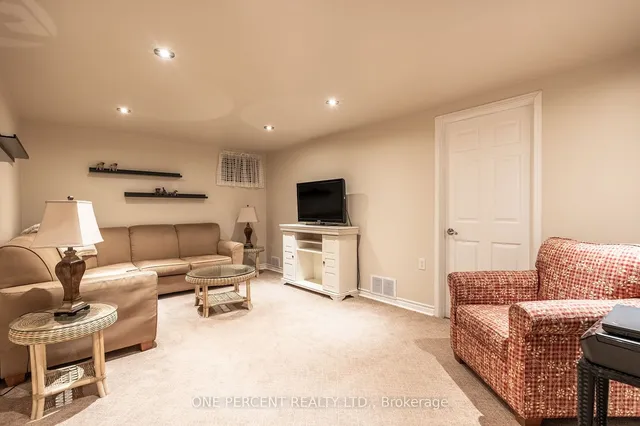 Additional image 26 of 1011 White Oak Dr Unit 1