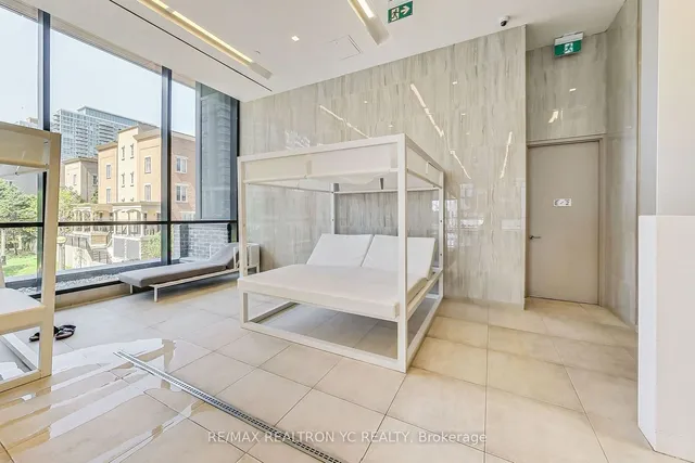 Additional image 21 of 19 Western Battery Rd Unit 1816