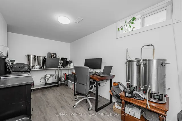 Additional image 31 of 16 Overlea Cres