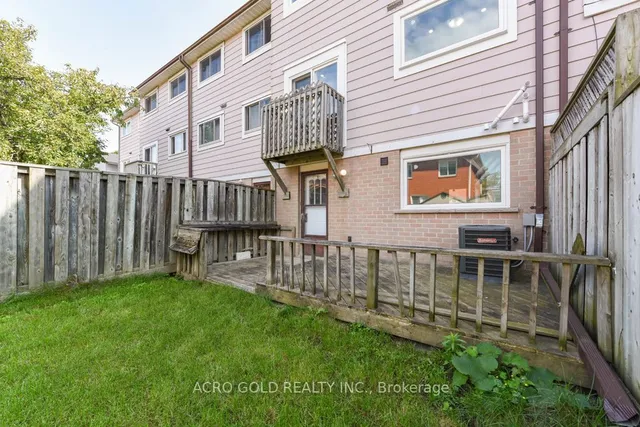 Additional image 35 of 19 Hoskins Sq