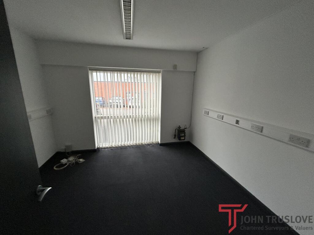 Additional image 5 of Unit 3, Aston Fields Industrial Estate, Bromsgrove, B60 3EX