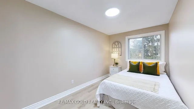 Additional image 22 of 23 Hallcrown Crt