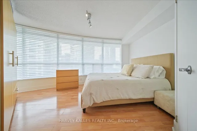 Additional image 27 of 550 Queens Quay Unit 809