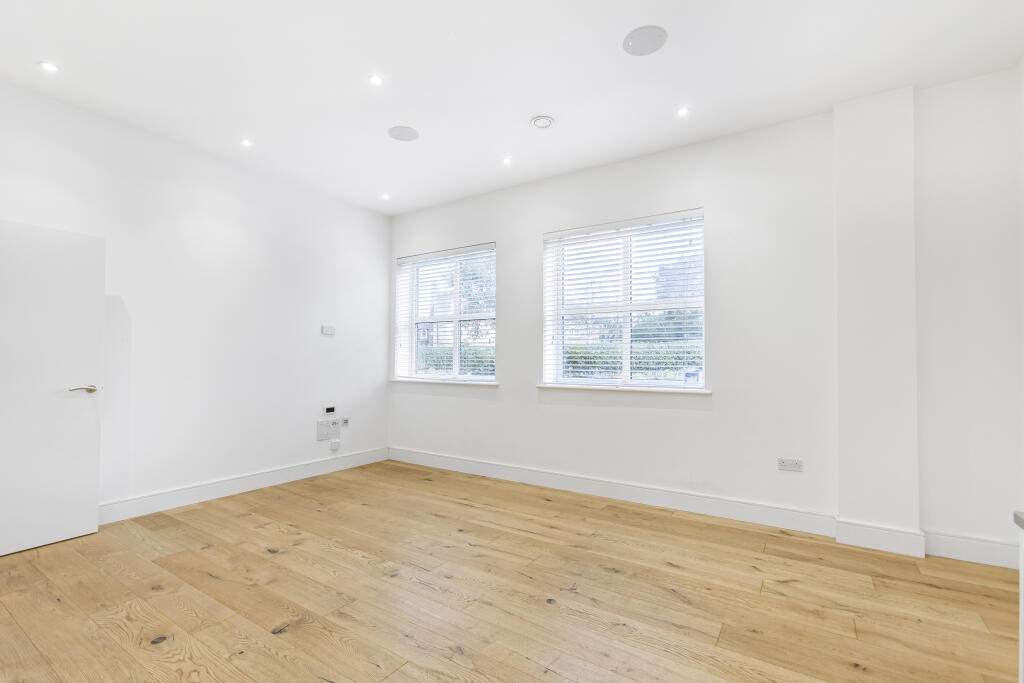 Additional image 3 of Great North Road, Hatfield, Hertfordshire, AL9