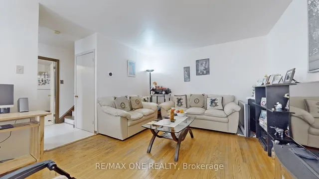 Additional image 9 of 24 Streamdale Crt