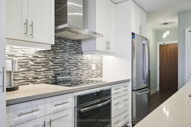 Additional image 8 of 2025 Maria St Unit 902