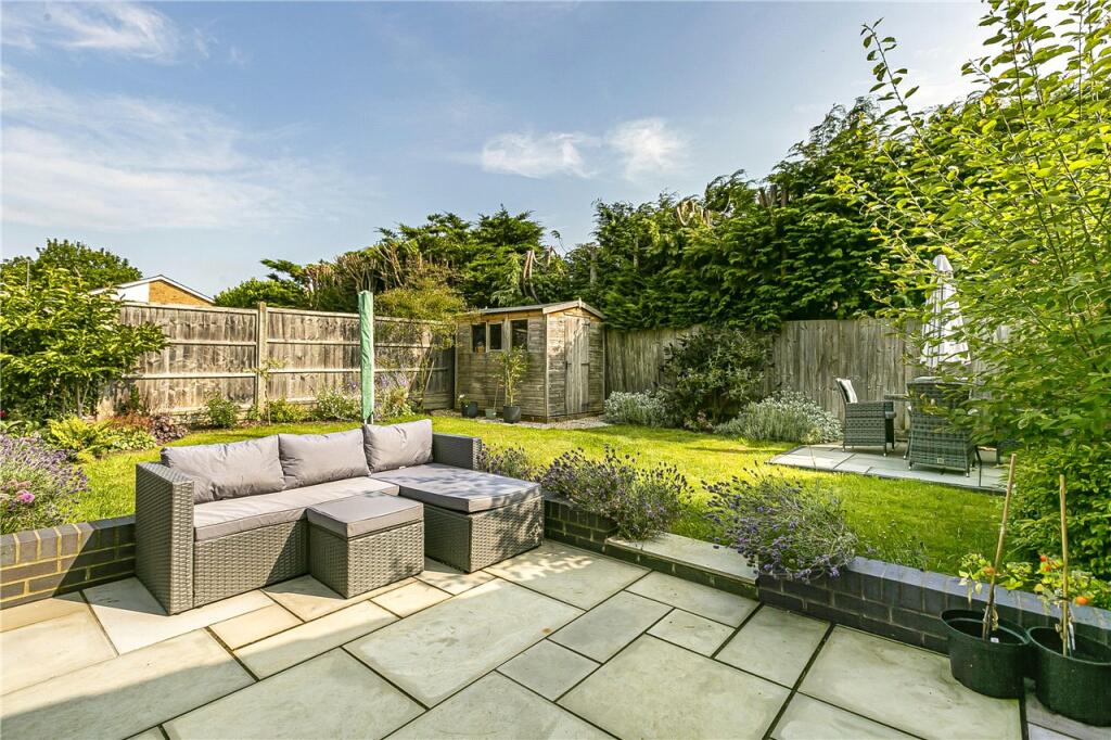 Additional image 19 of Hadrian Close, St. Albans, Hertfordshire, AL3