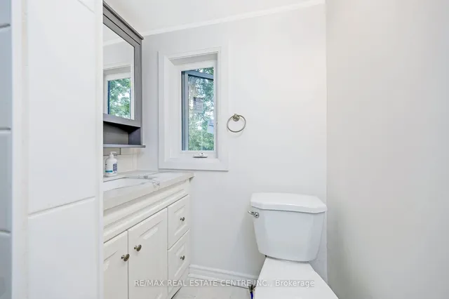 Additional image 20 of 323 Kipling Ave