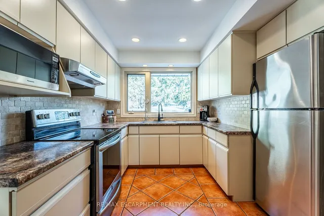 Additional image 14 of 2014 Cavendish Dr