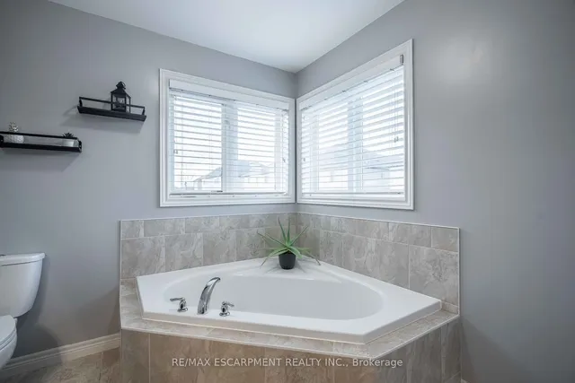 Additional image 32 of 16 Kinsman Dr