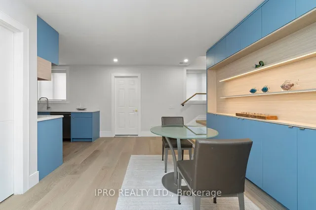 Additional image 37 of 47 Ambleside Ave