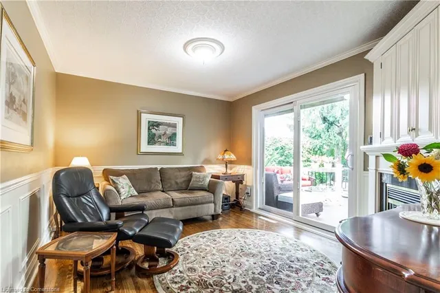 Additional image 10 of 1043 Joan Dr
