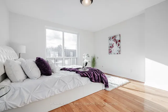 Additional image 16 of 75 upper canada Dr Unit 4