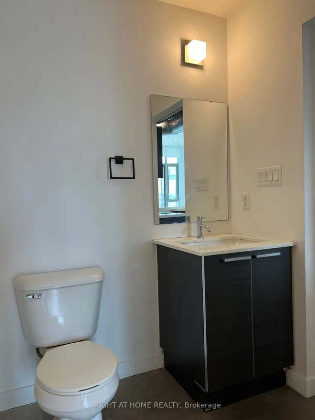 Additional image 17 of 625 Queen St Unit 607