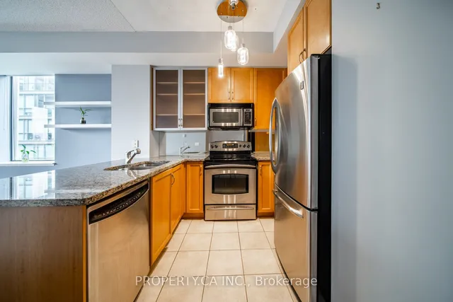Additional image 8 of 438 King St Unit 1314