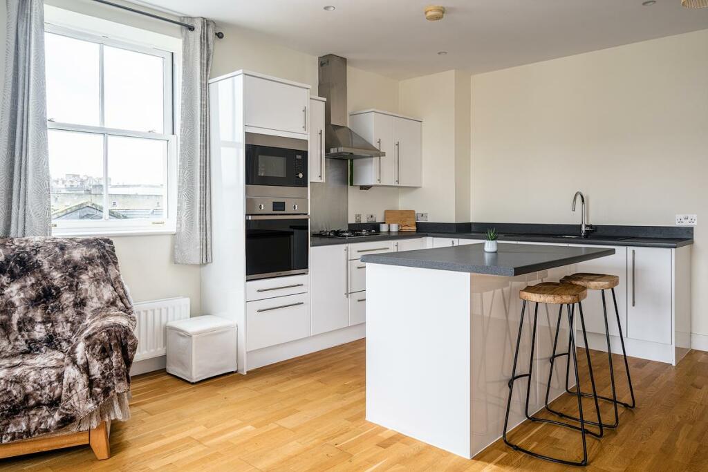 Additional image 3 of New Marchants Passage, Southgate,Bath