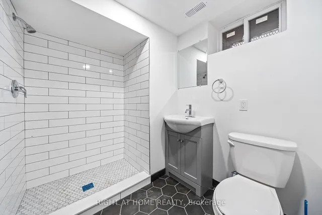 Additional image 25 of 32 Britannia Ave