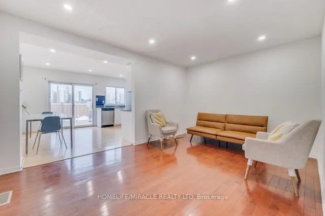 Additional image 6 of 42 Sufi Cres