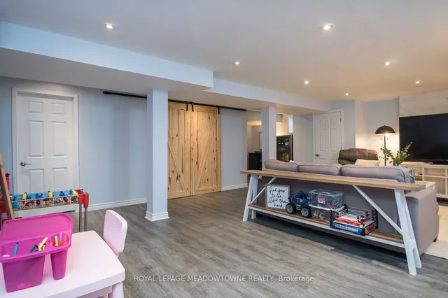 Additional image 38 of 988 Clark Blvd